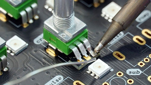 Chì i prublemi di a qualità di u putere ponu i filtri di energia attivu risolve in sistemi di putere